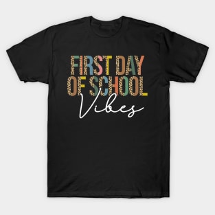 Back To School Happy First Day of School for Teachers T-Shirt